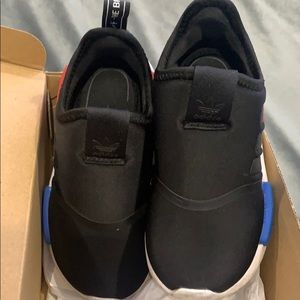 EUC Adidas children’s size 9 black w/ red & blue